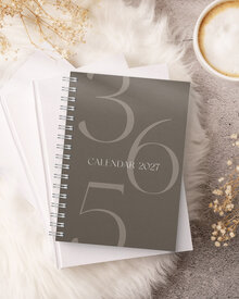 Kalender 2027 Weekly A6 Story brun